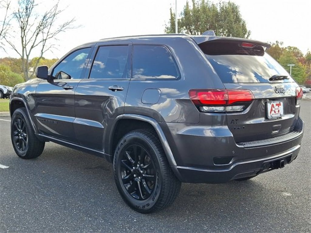 Used 2020 Jeep Grand Cherokee Altitude 4X4 SUV