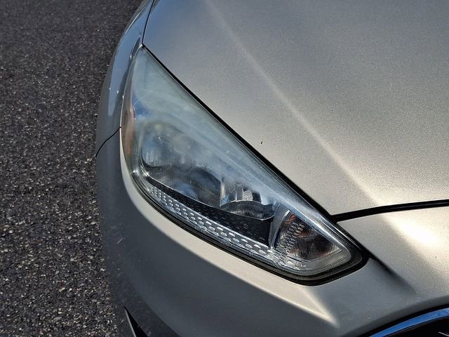 2015 Ford Focus SE - Photo 9