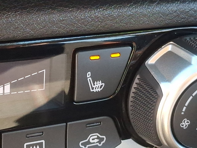 2024 Nissan Versa Sedan SR - Photo 24