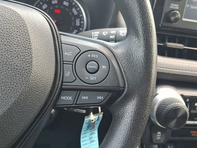 2019 Toyota RAV4 LE - Photo 21