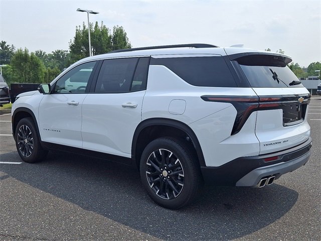 2026 Chevrolet Traverse photo 3