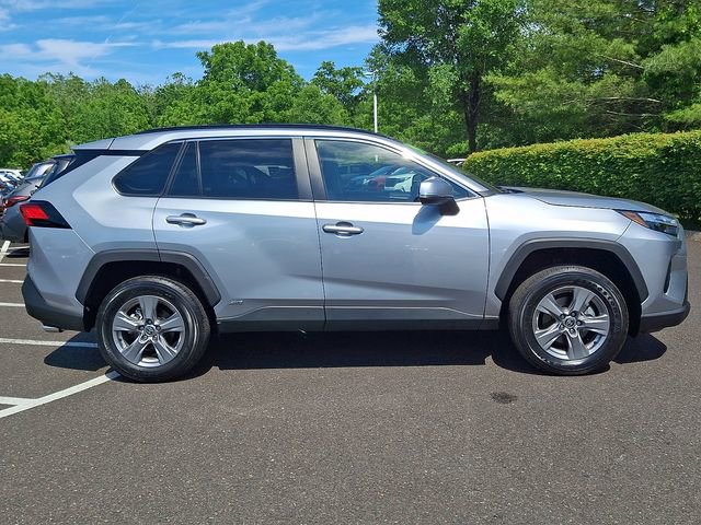 2024 Toyota RAV4 XLE - Photo 7