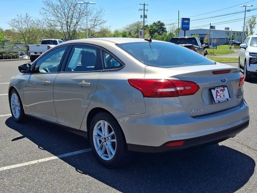 Used 2015 Ford Focus SE