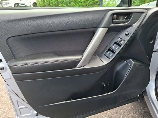 2016 Subaru Forester i - Photo 12