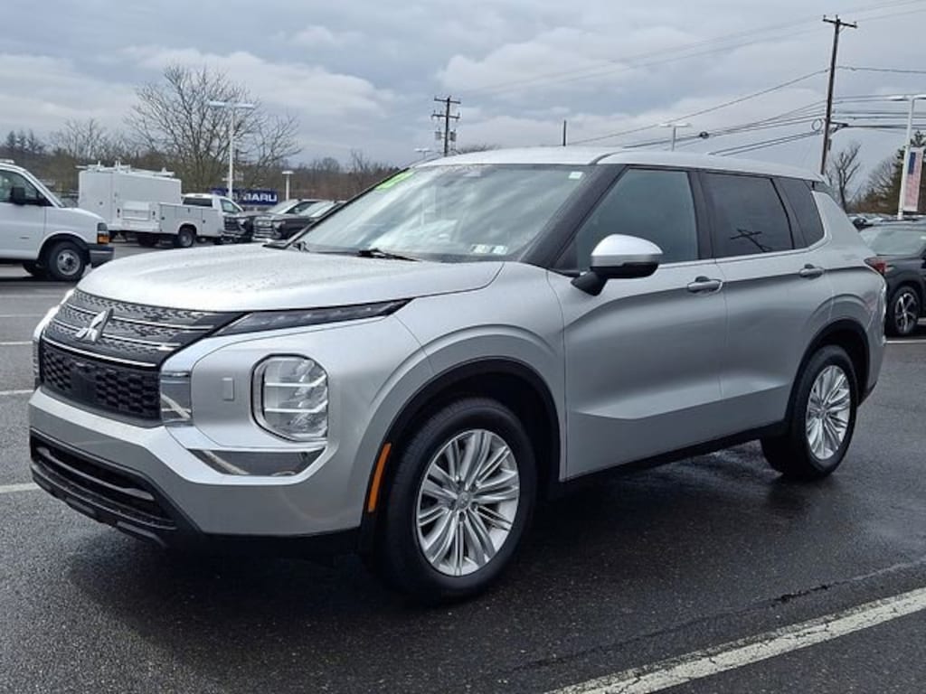 Used 2022 Mitsubishi Outlander ES