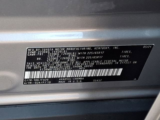 2024 Toyota RAV4 XLE - Photo 29