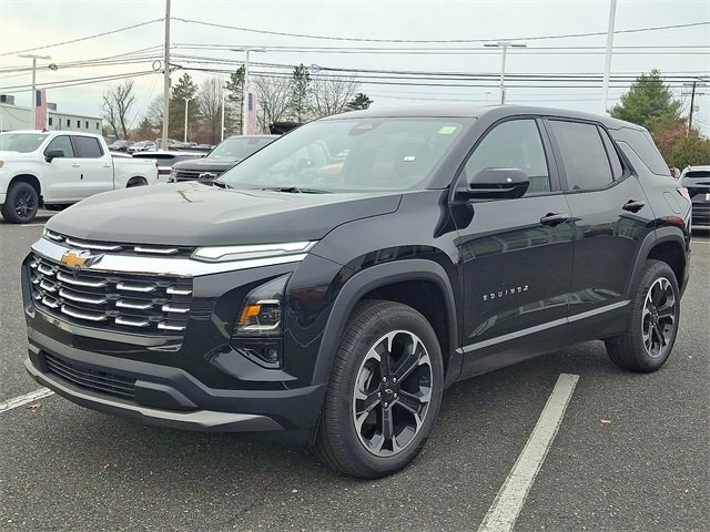 2026 Chevrolet Equinox LT photo 2