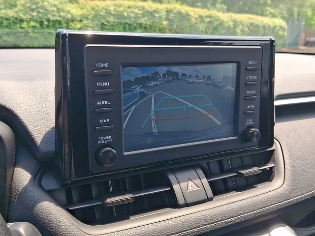 2019 Toyota RAV4 LE - Photo 17
