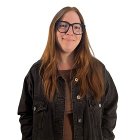 Staff member Alyssa Detwiler from ID_2086d6167dc8