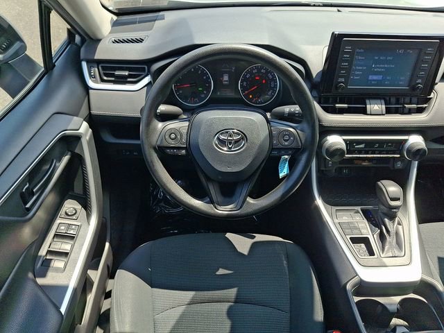 2019 Toyota RAV4 LE - Photo 11
