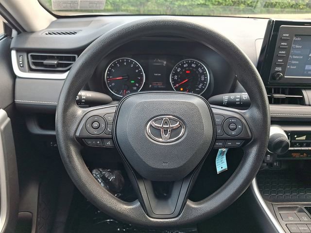 2019 Toyota RAV4 LE - Photo 18