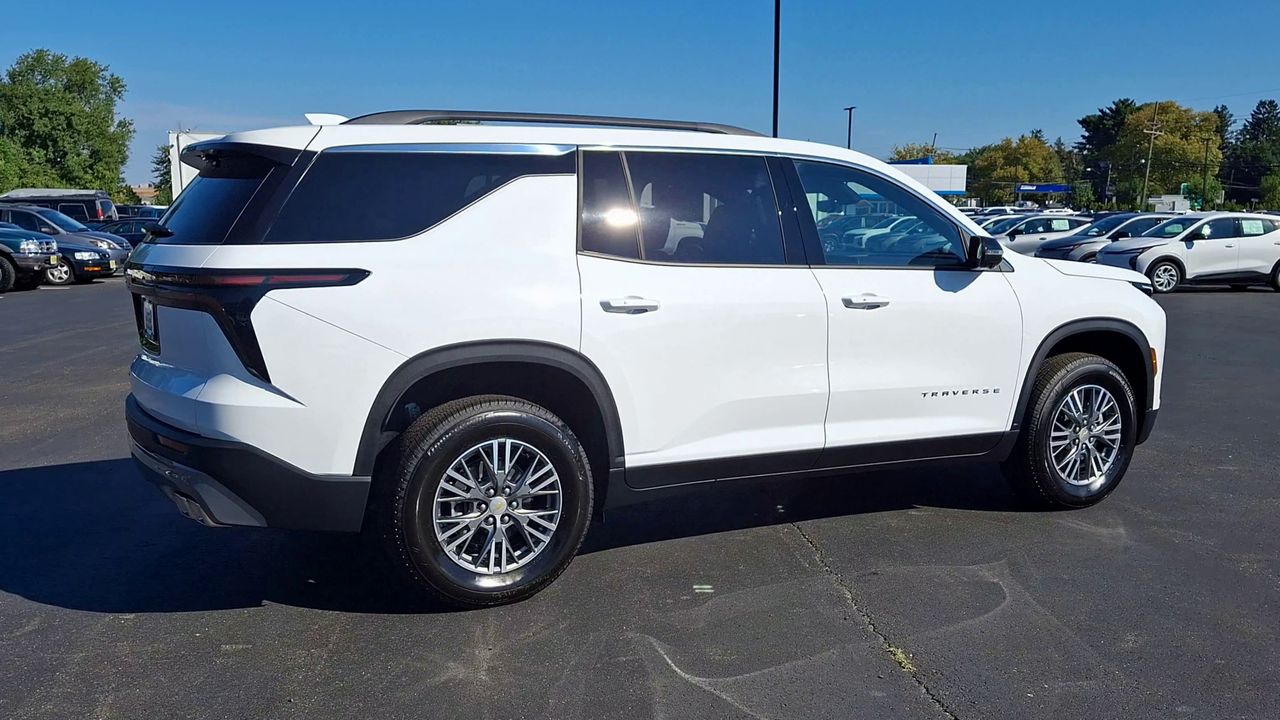 New 2027 Chevrolet Traverse LT SUV