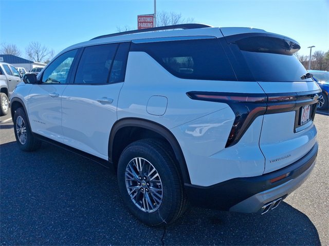 2025 Chevrolet Traverse photo 3