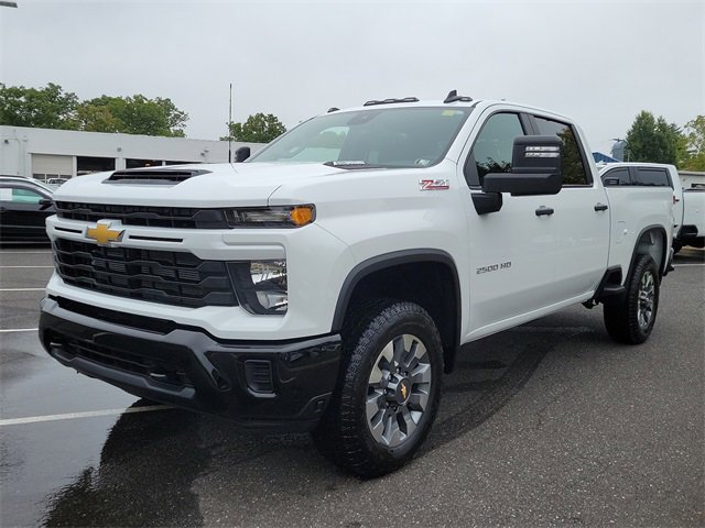 2024 Chevrolet Silverado 2500HD Custom photo 2