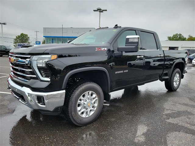 2025 Chevrolet Silverado 2500HD LTZ photo 2