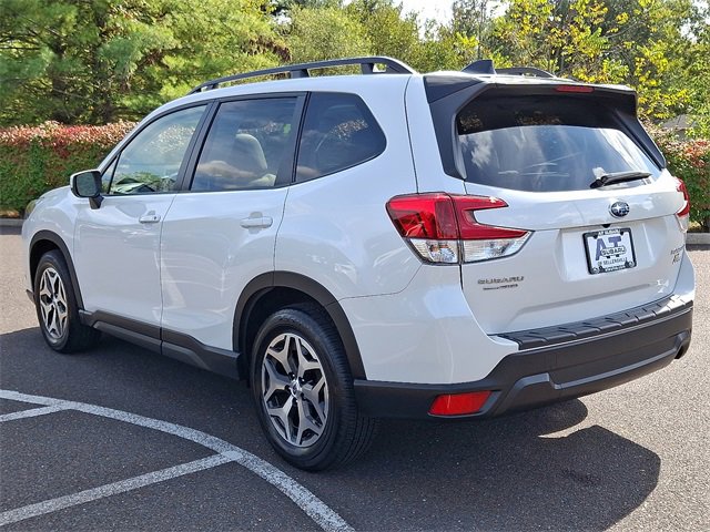 2024 Subaru Forester Premium photo 2