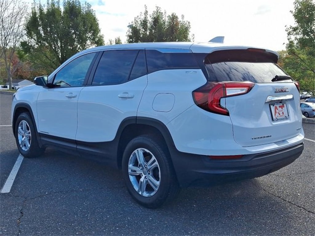 Used 2024 GMC Terrain SLE SUV