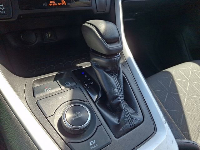 2024 Toyota RAV4 XLE - Photo 15