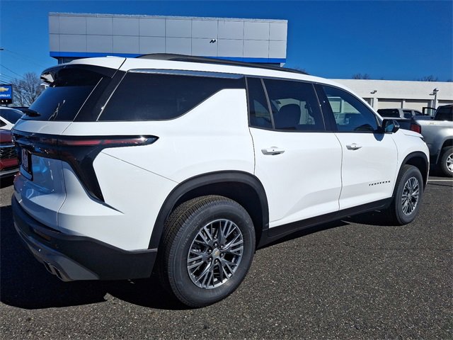2025 Chevrolet Traverse photo 4