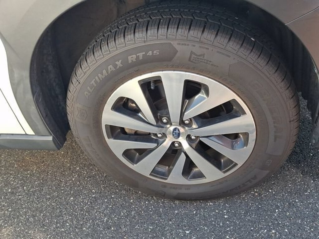 Used 2024 Subaru Outback Premium SUV