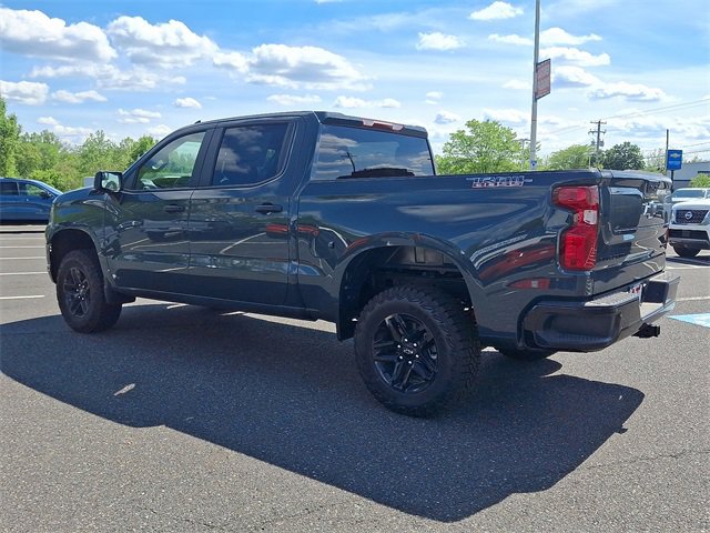 2025 Chevrolet Silverado 1500 Custom Trail Boss photo 3
