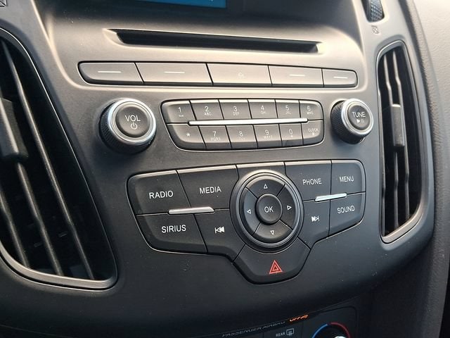 2017 Ford Focus SE - Photo 16