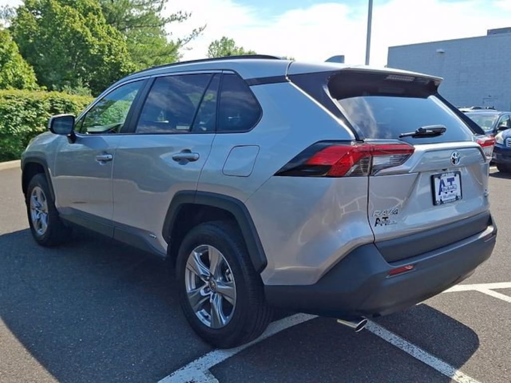Used 2024 Toyota RAV4 Hybrid XLE SUV