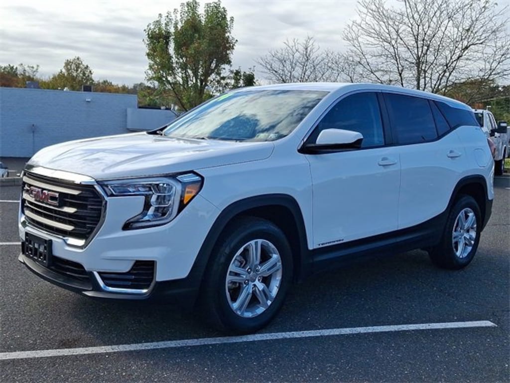 Used 2024 GMC Terrain SLE SUV