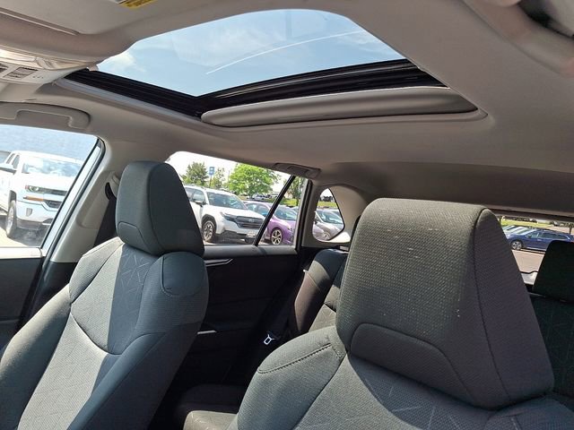 2024 Toyota RAV4 XLE - Photo 14