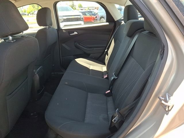 2015 Ford Focus SE - Photo 10