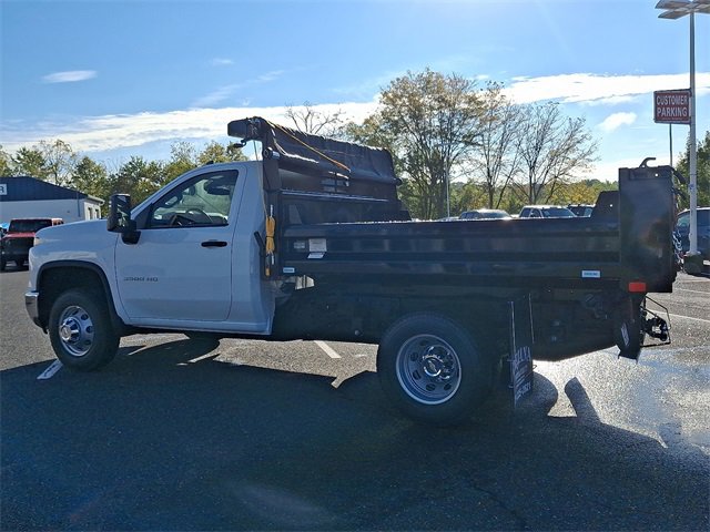 2025 Chevrolet Silverado 3500HD Work Truck photo 2