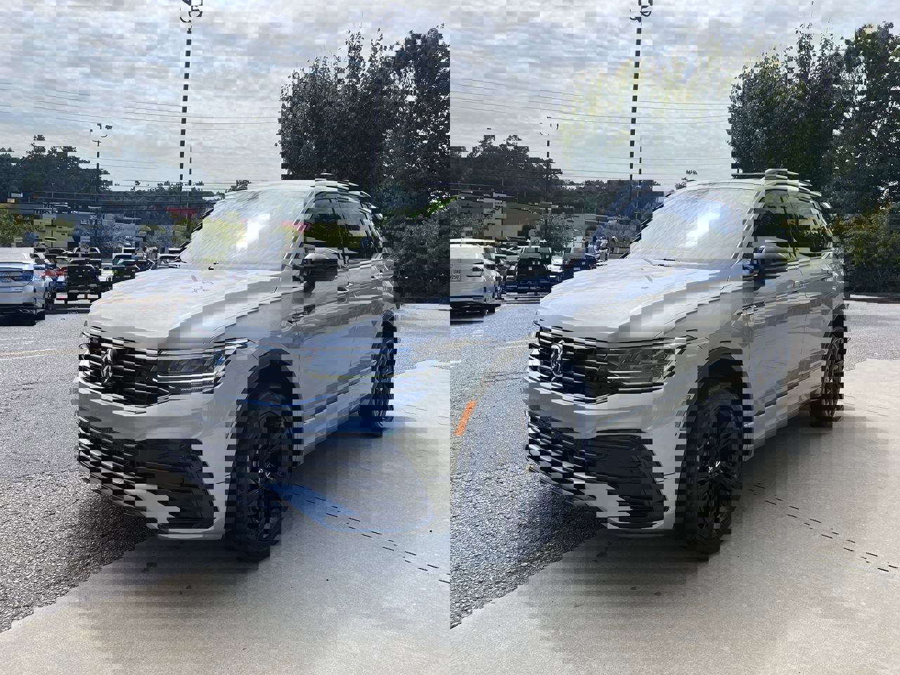 2024 Volkswagen Tiguan SE R-Line Black photo 2