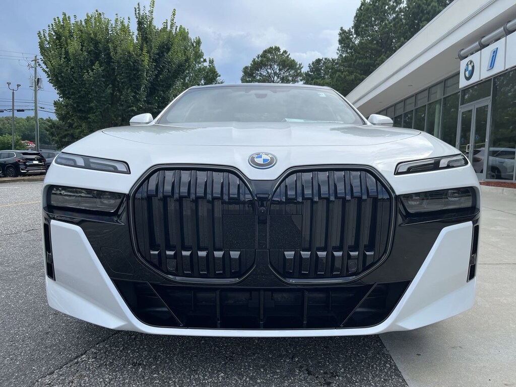 Used 2025 BMW i7 xDrive60 Sedan