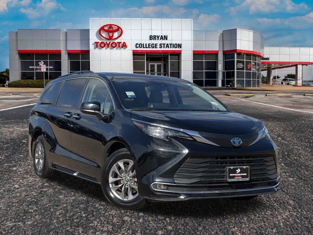 Certified 2024 Toyota Sienna XLE 8 Passenger Van Passenger Van