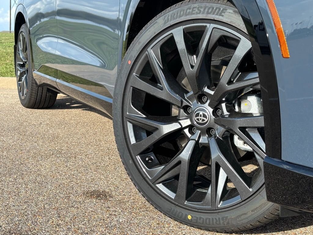 New 2026 Toyota Crown Signia Limited LIMITED