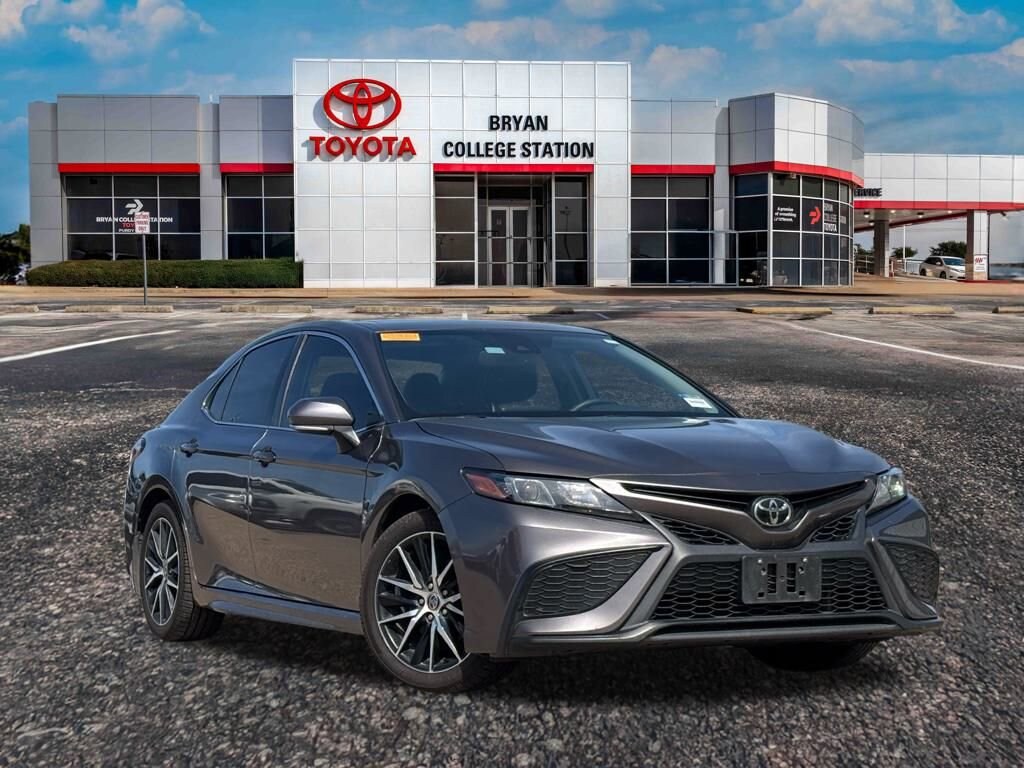 Used 2023 Toyota Camry SE Sedan