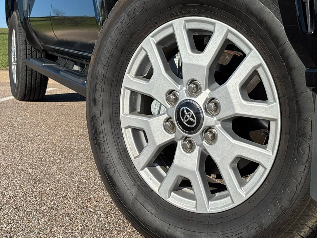 Used 2025 Toyota Tacoma SR Truck Double Cab