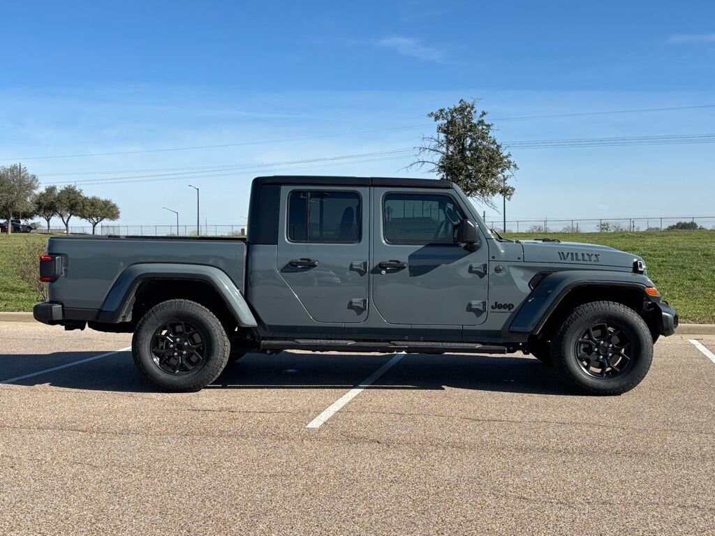Used 2024 Jeep Gladiator Sport Truck Crew Cab
