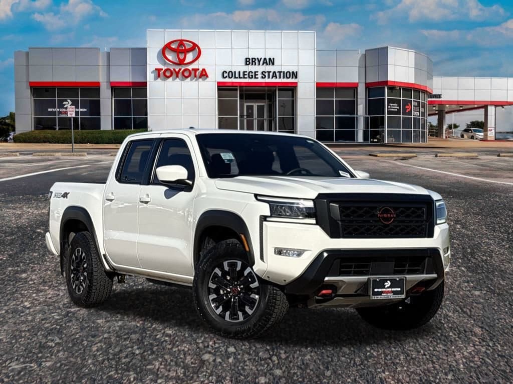 2024 Nissan Frontier PRO-4X's photo