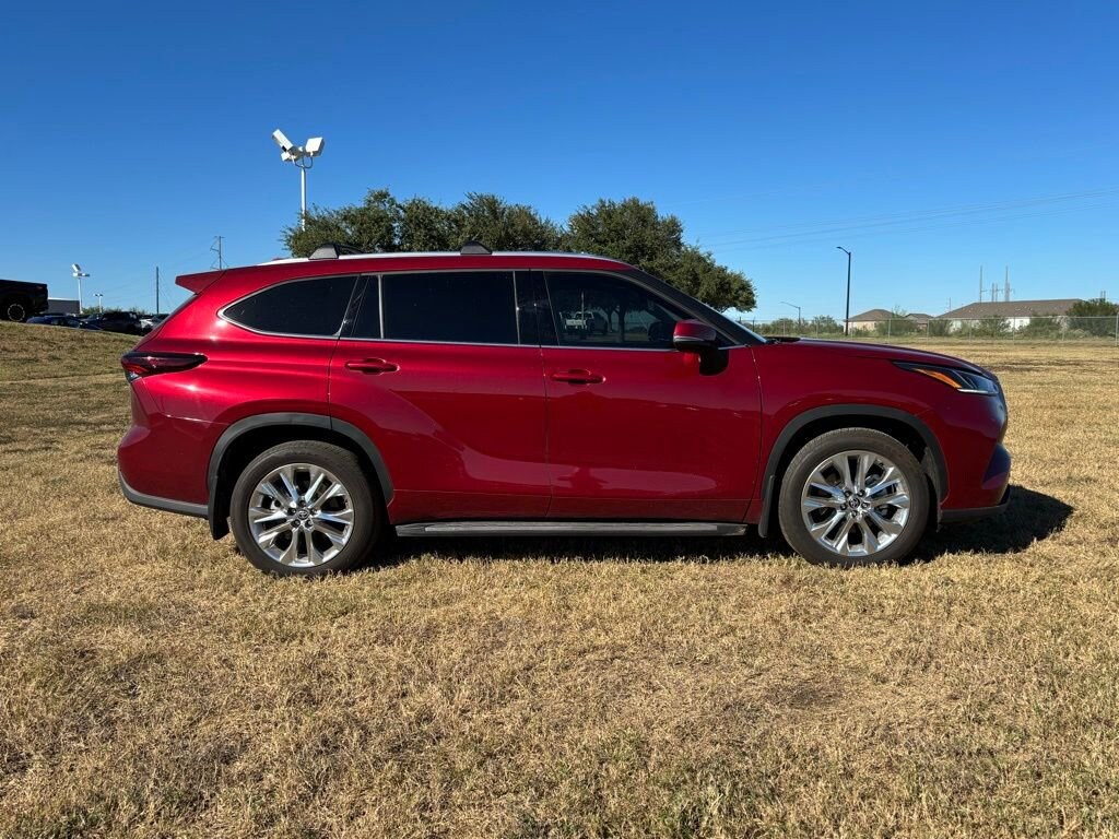 Used 2025 Toyota Highlander Limited SUV