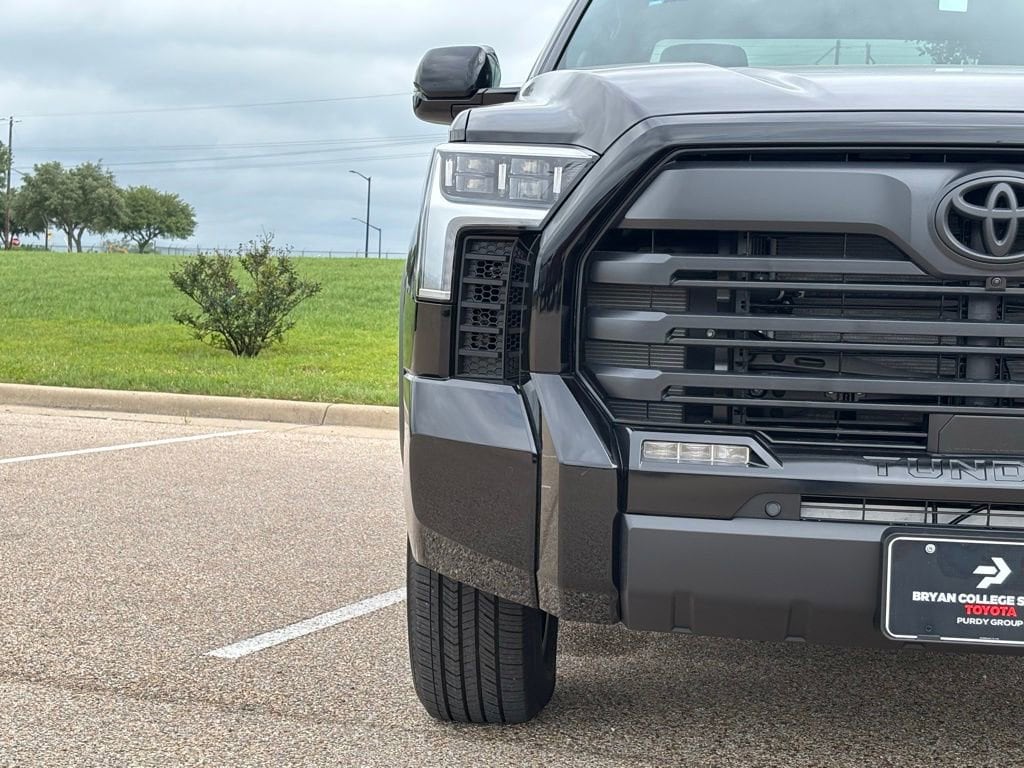 New 2026 Toyota Tundra Limited LIMITED CREWMAX 5.5