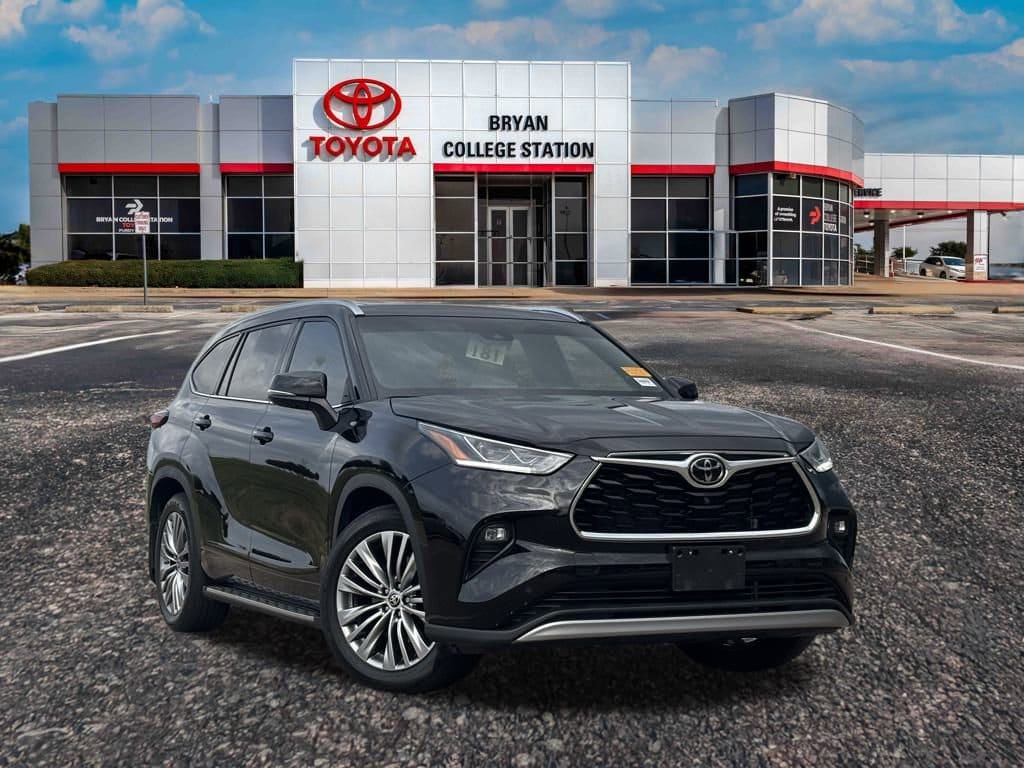 2021 Toyota Highlander Platinum's photo