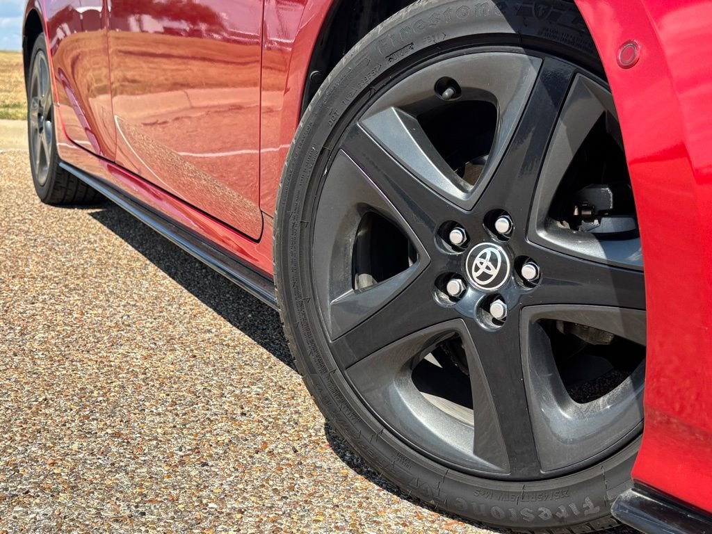 2017 Toyota Prius Four photo 2