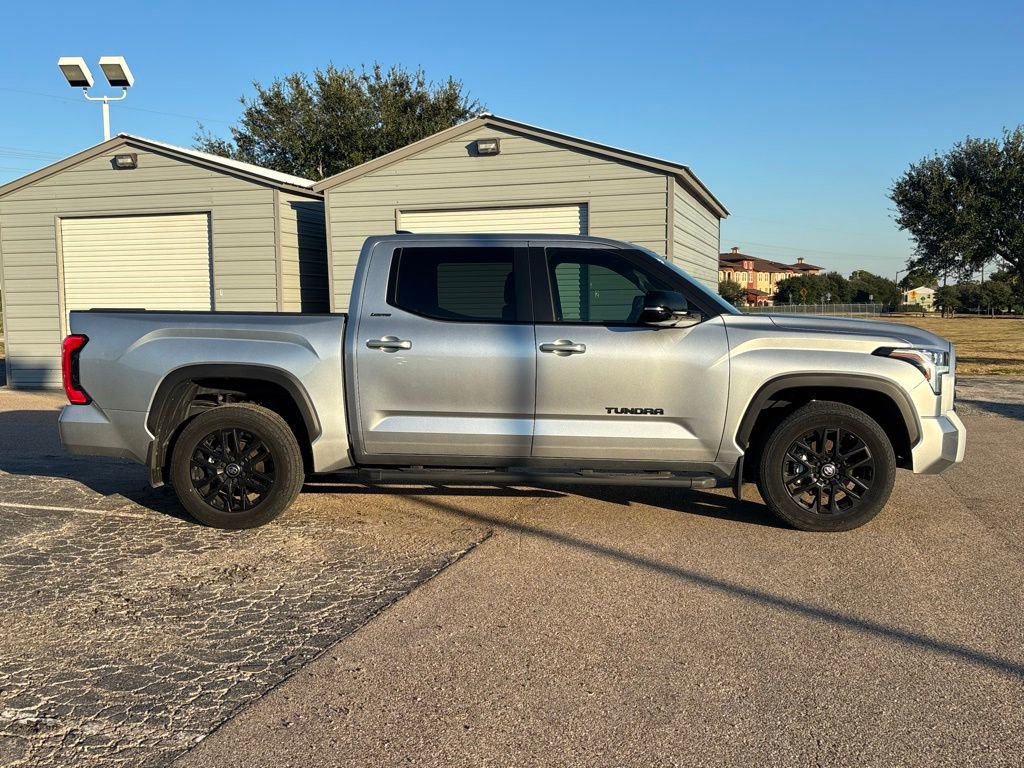 2025 Toyota Tundra Limited CrewMax photo 3