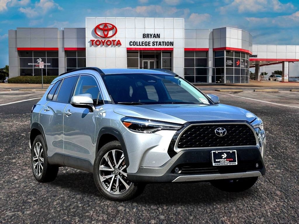 Used 2024 Toyota Corolla Cross XLE SUV