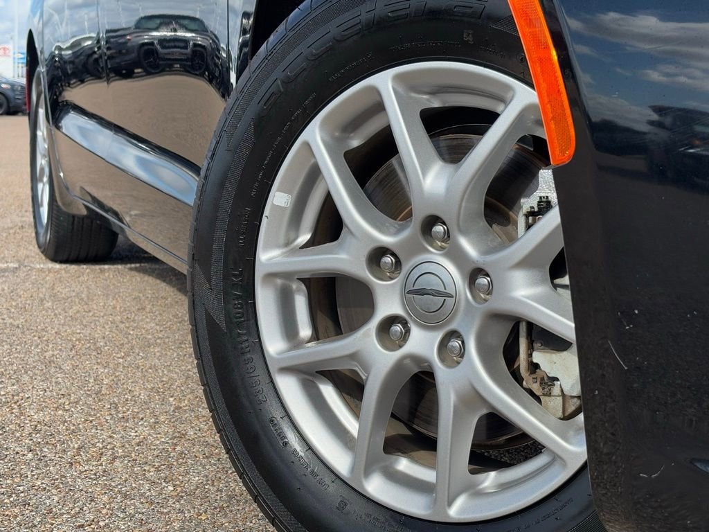 Used 2024 Chrysler Pacifica Touring L Van Passenger Van