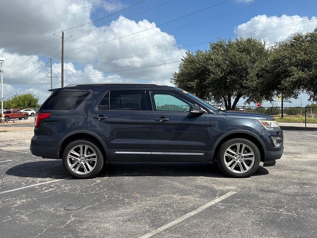 Used 2017 Ford Explorer XLT SUV
