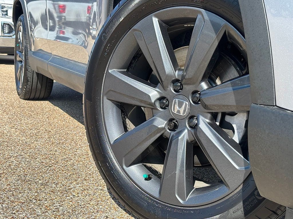 Used 2025 Honda Pilot Sport SUV