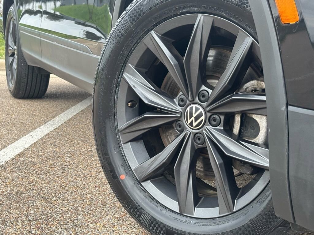 Used 2024 Volkswagen Tiguan 2.0T SE SUV