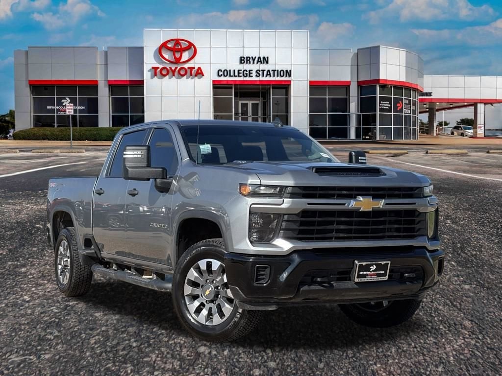 2024 Chevrolet Silverado 2500HD Custom's photo